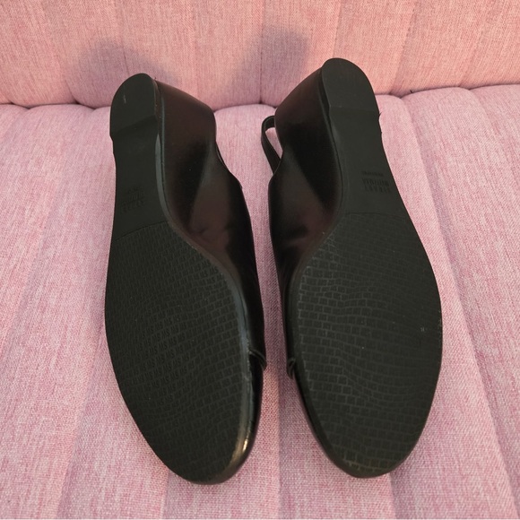 Stuart Weitzman black sling back pump - Picture 9 of 9